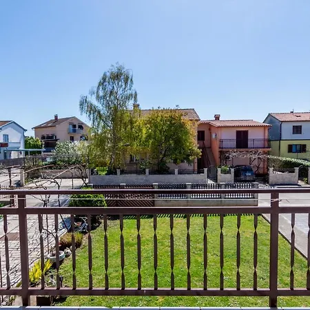 Apartament For Families With Children Valbandon, - 19511 Fažana