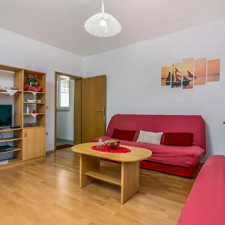 For Families With Children Valbandon, - 19511 Apartament *