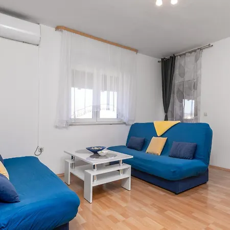 For Families With Children Valbandon, - 19511 Apartman